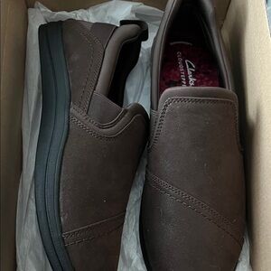 Clarks Women’s Dark Brown Breeze Dawn Slip-On Loafers size 8